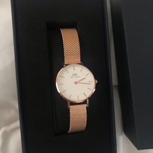Daniel Wellington Classic Petite Melrose rose gold